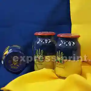 Банка з прапором: До дня перемоги
